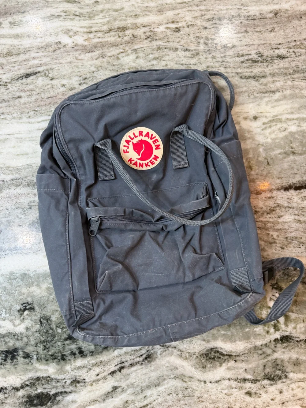 Fjallraven Kånken Backpack - Charcoal Gray with Red Logo